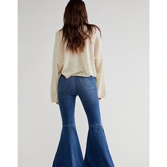 NWT Free People Just Float On Flare. High rise  Jeans  Women Size 28 - Picture 3 of 15
